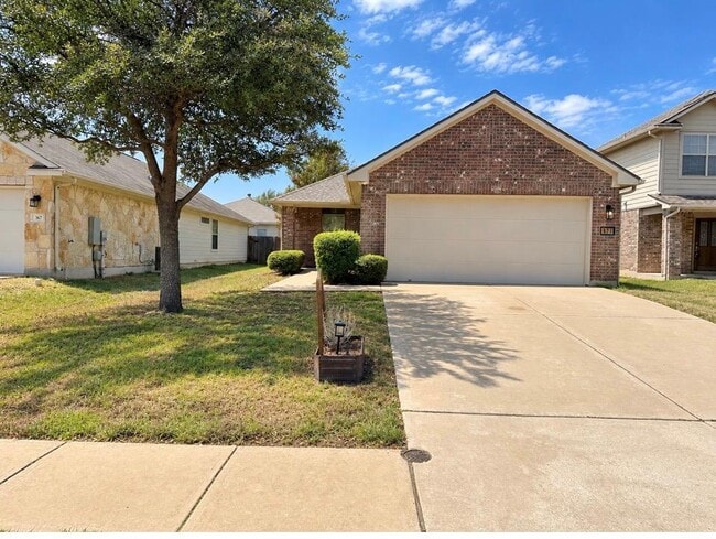 Building Photo - 371 Housefinch Loop