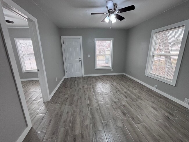 Building Photo - Remodeled 2 bedroom, 1 bathroom house with fenced yard and garage