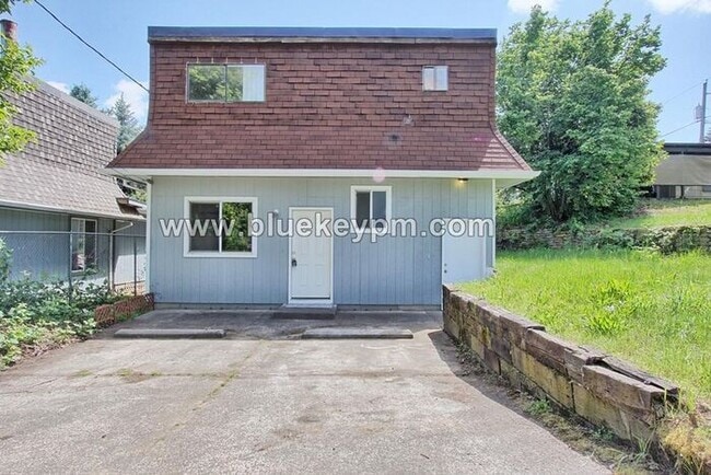 Building Photo - 1 Bed, 1 Bath Duplex Unit in Parkrose