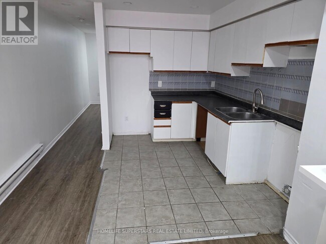 Photo - 1843 Davenport Rd