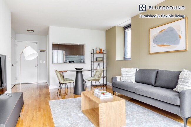 Photo - 235 W 48th St Unidad FL16-ID798