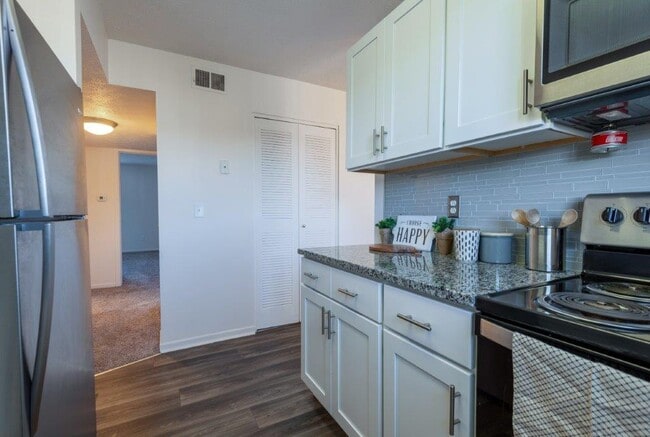 Photo - Waverlywood Apartments and Townhomes