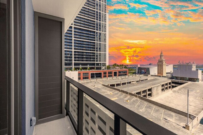 Photo - 501 NE 1st Ave Unit SI ID1507545P