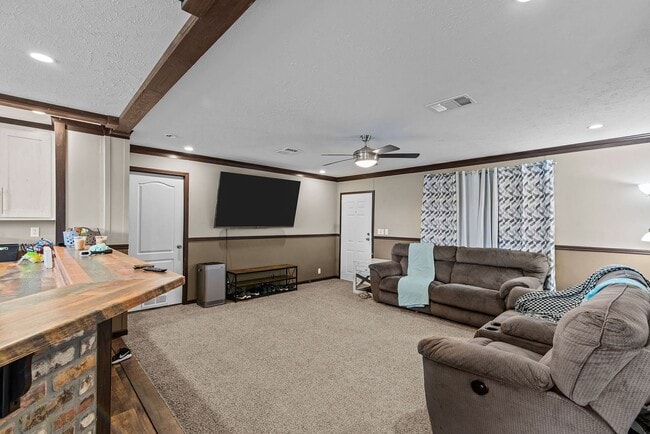 Photo - COUNTRY LIVING IN THE CITY