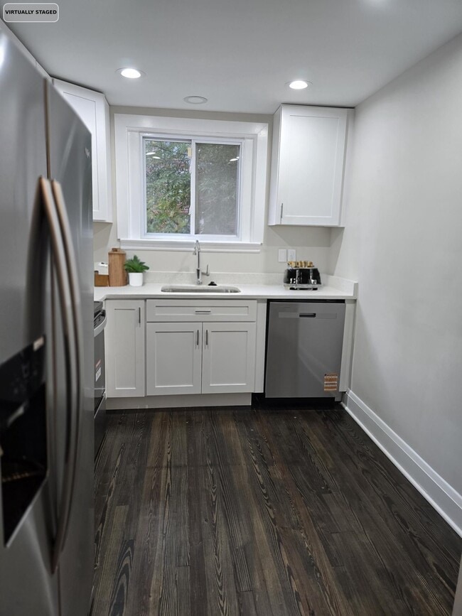 Photo - 308 Eastway Ct