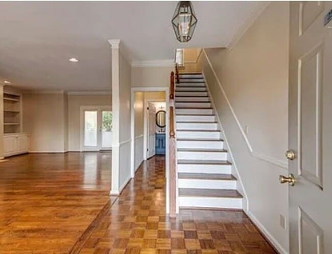 Photo - 252 Westchase Dr