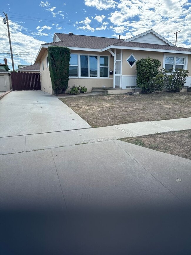 Photo - WEST TORRANCE, 3 BEDROOM HOUSE FOR LEASE N...