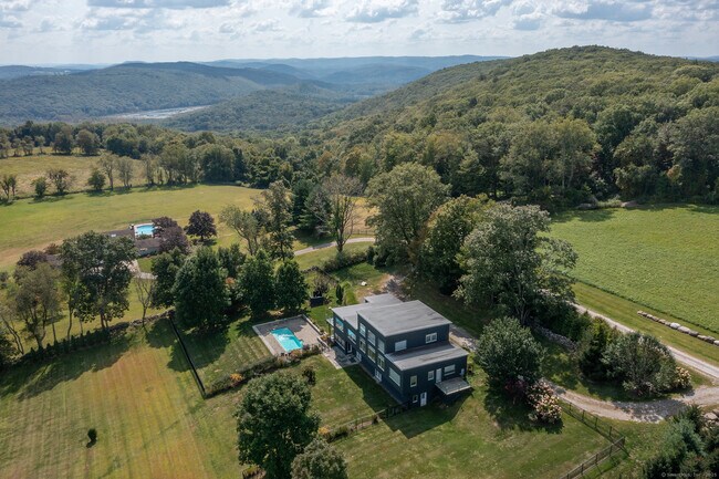 Photo - 11 Longview Rd