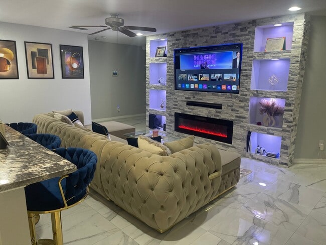 Building Photo - 180 Walnut Crest Run