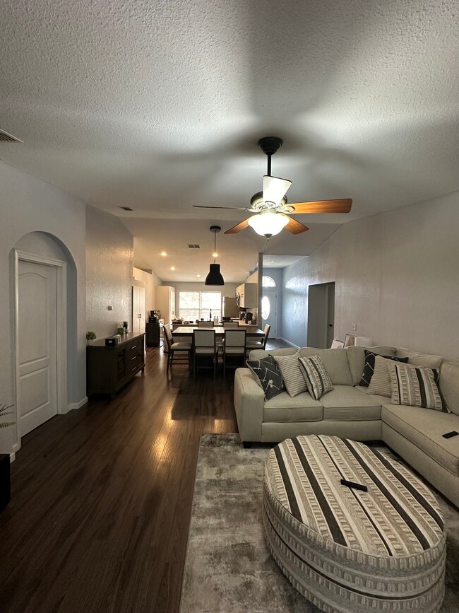 Photo - 8426 Greystone Dr