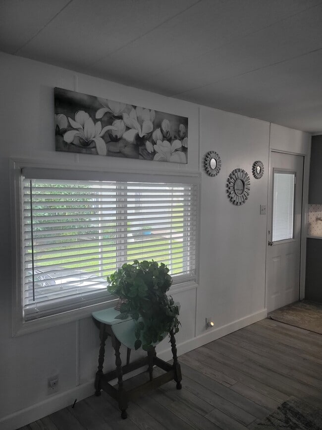 Photo - 6450 Floral Ct