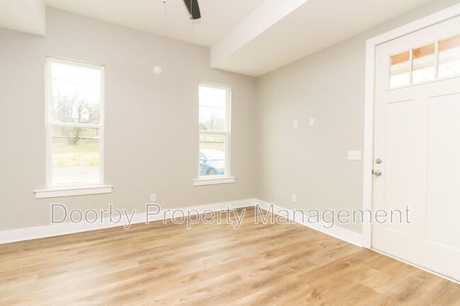 Photo - 905 W 39th St Unidad A