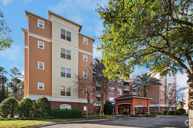 Building Photo - 2 Bedroom, 2 Bathroom Deerwood Place Condo...