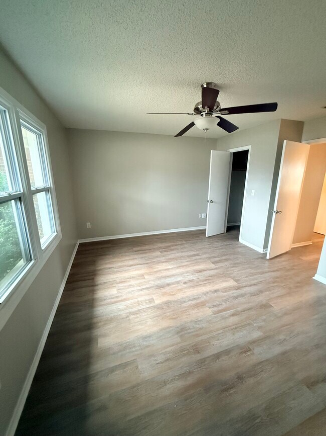 Photo - 7405 E 17th St N