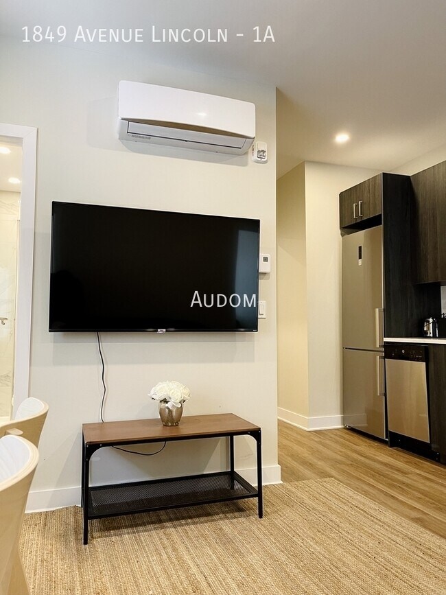 Building Photo - 1849 Av. Lincoln Unit 1A