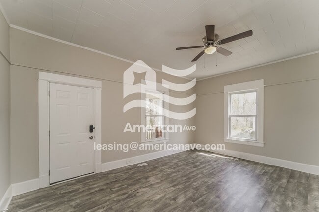 130 2nd Ave