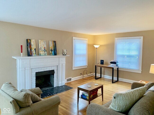 Photo - 425 W 44th St