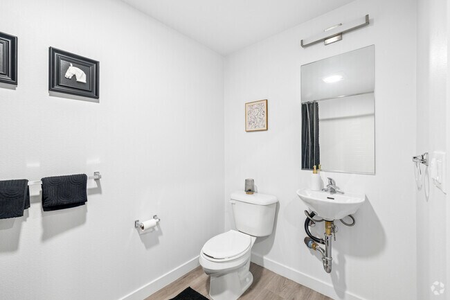 1BR, 1BA - 392SF - Bathroom