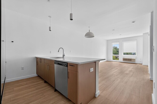 03/06 Line - 1 Bed, 1 Bath