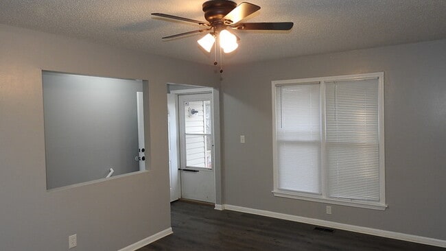 Photo - Welcome home to this spacious 3 bedrooms and 2 full baths duplex located on Orchard St in Pleasan...