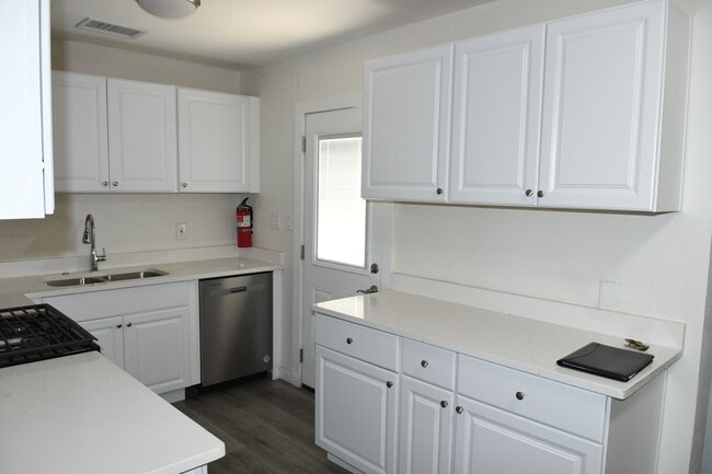Photo - 1339 E Glenrosa Ave