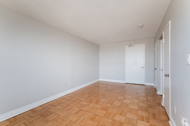 Bachelor - 340SF - Living Room - 440 Winona Drive