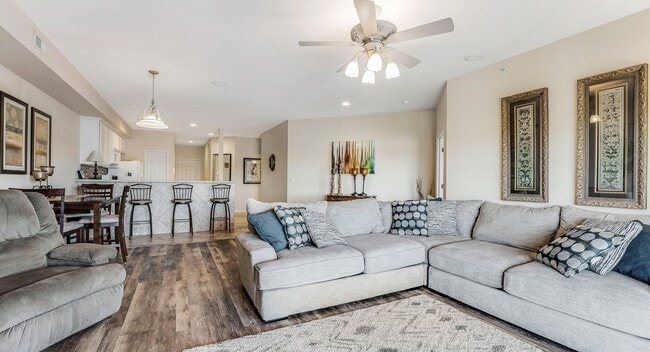 Photo - LUXURY JEFFRIES RD 3B/2B CONDO FURNISHED