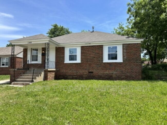 Building Photo - 2300 Granada Blvd