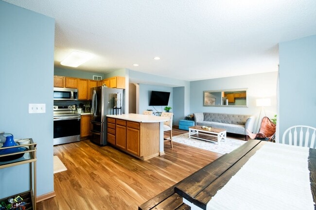 Photo - 5724 4th St NE