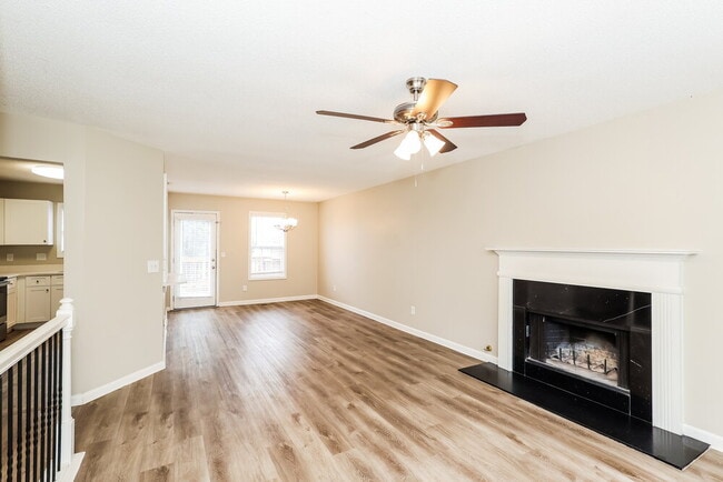 Photo - 205 Winchester Dr