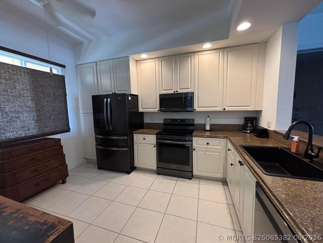 Photo - 12 Harbour Isle Dr W Unit 306