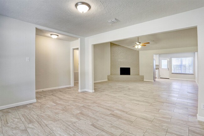 Photo - 17559 Methil Dr