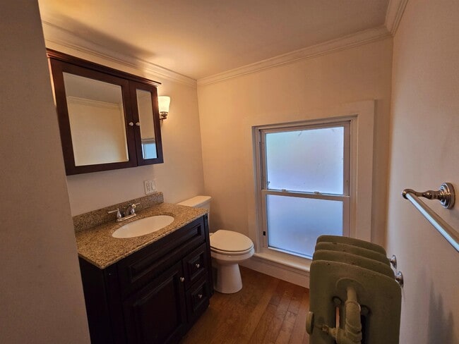 320 W Clinton St Unit 4