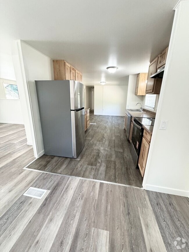 Building Photo - 3 Bedroom 2 Bathroom for Rent Rental