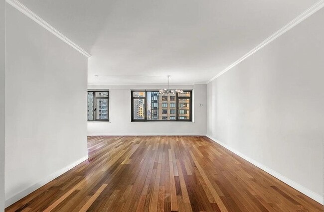 Building Photo - 160 E 65th St