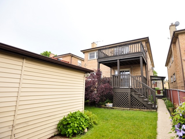 Back Deck - 6523 N Northwest Hwy Unidad Second Floor