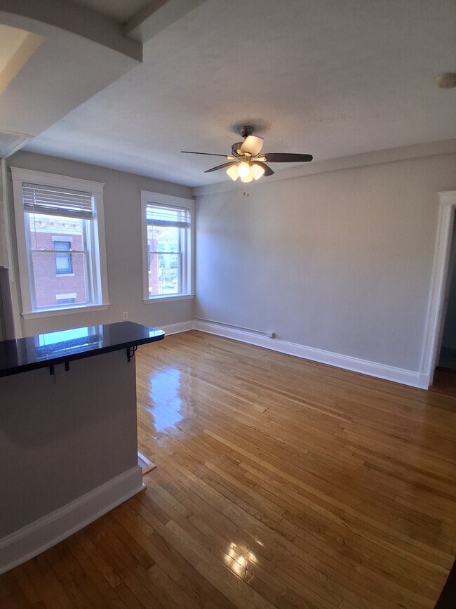 Photo - 1185 Commonwealth Ave Unidad 15