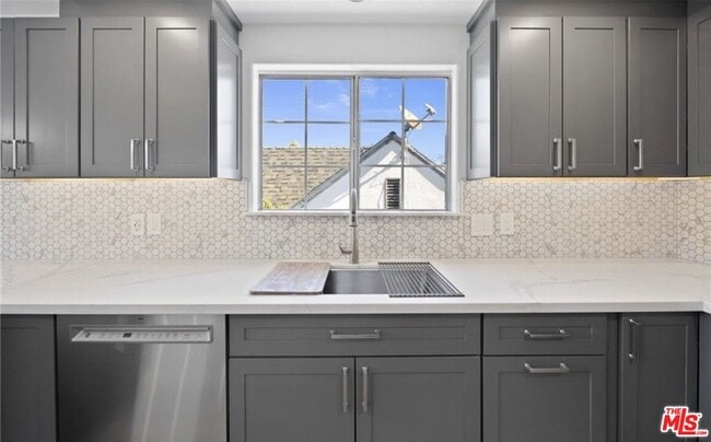 Photo - 424 Parkman Ave