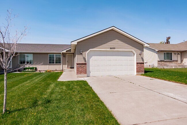Charming 3-Bedroom Home with Garage on a S... - Charming 3-Bedroom Home with Garage on a S...