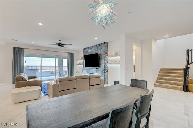 Photo - 510 Duvet Ct