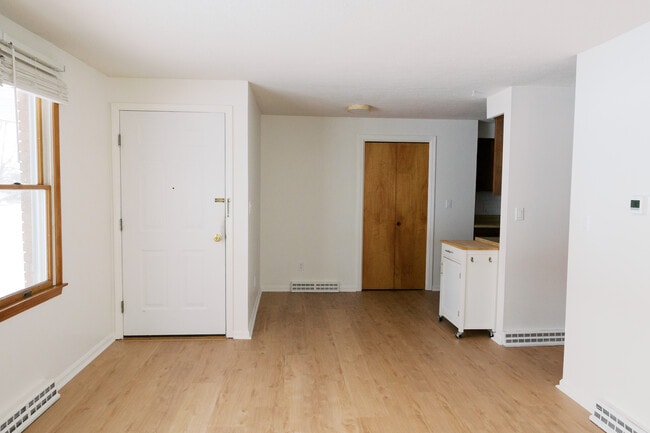 Photo - 1000 Larchwood Rd