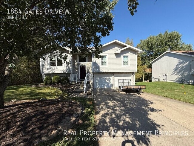 Photo - 1884 Gates Dr W
