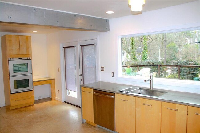 Photo - 270 Peachtree Way NE