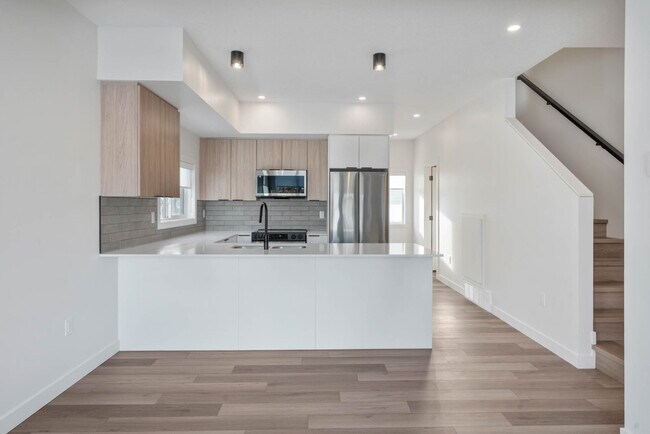 Photo - 15309-15394 94 Ave NW Unité Main 09