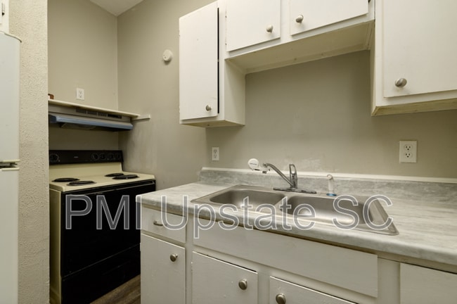 Photo - 181 N Fairview Ave Unit C