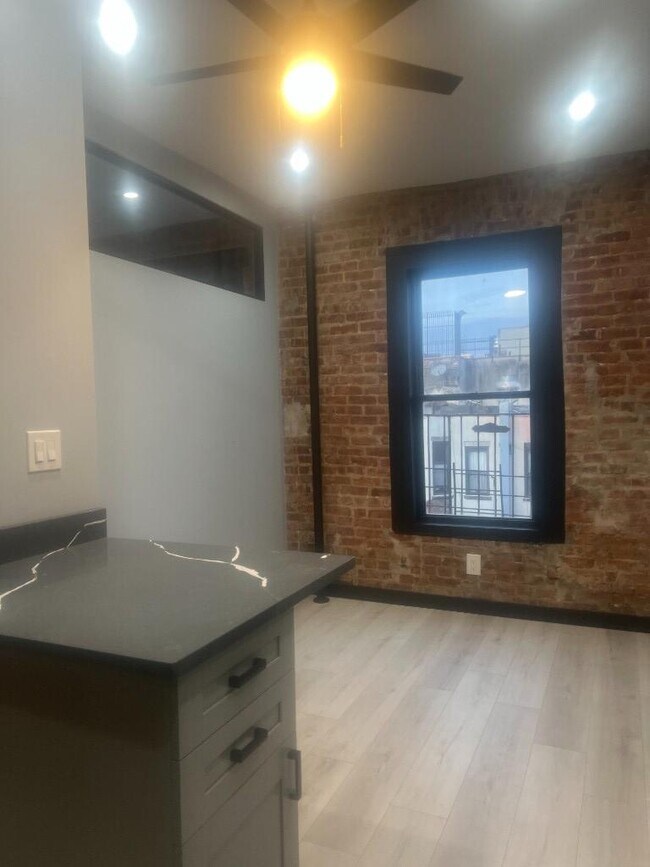 Photo - 2100 2nd Ave Unidad 29