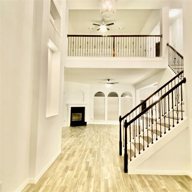 Photo - 1704 Juniper Ridge Loop