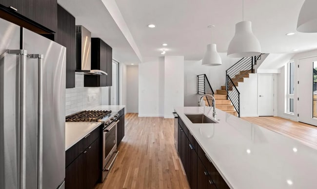Building Photo - FIRST MONTH'S FREE!! Modern 2 bed, 2.5 bat...