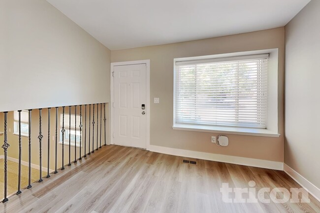 Photo - 1723 S Cathay St
