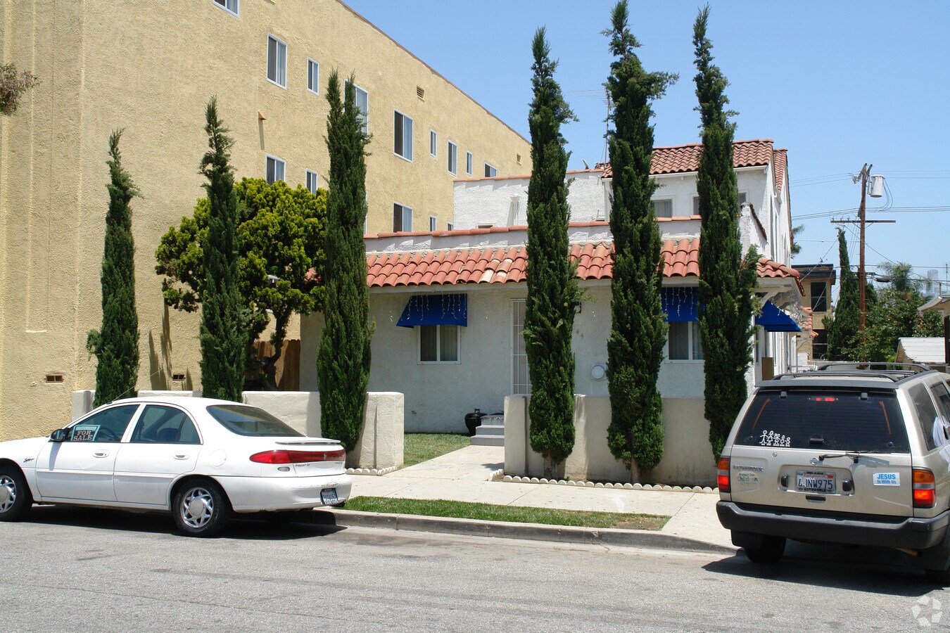 Photo - 944-946 Dewey Ave